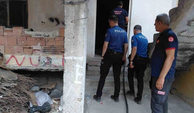 Siirt'te metruk binada yangın