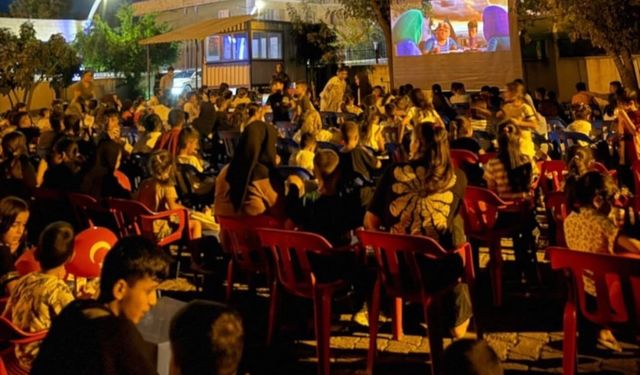 Şırnak'ta köylerde yaz akşamları sinema şöleni başlıyor