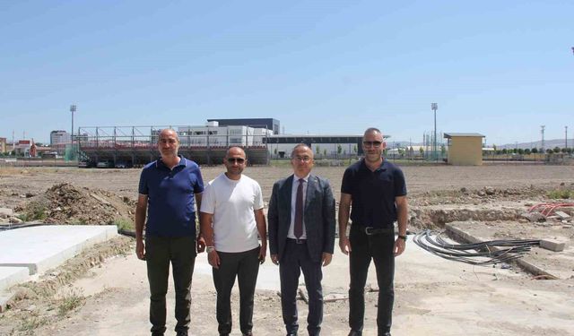 Sivas'a modern futbol sahası