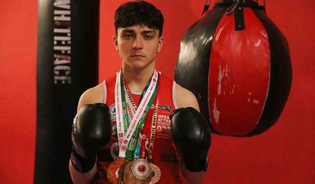Sokaktan geçerken gördüğü spor salonu hayatını değiştirdi: Şimdi dünya şampiyonluğu peşinde