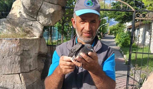 Temizlik işçisinden yürek ısıtan davranış