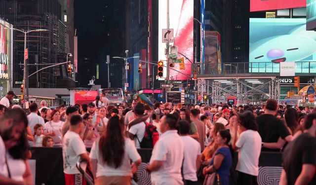 Times Meydanı Topu, ABD'nin bağımsızlığının 250'nci yıl dönümü için ilk kez 4 Temmuz'da indirildi