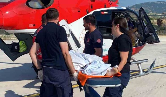 Tokat'ta kafa travması geçiren çocuk, helikopter ambulansla Ankara'ya sevk edildi