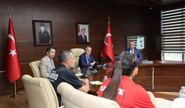 Türkiye şampiyonlarına Vali Hatipoğlu'ndan tebrik
