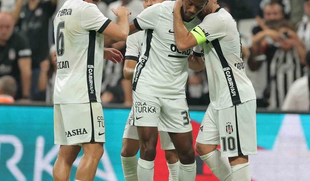 UEFA Avrupa Ligi: Beşiktaş: 1 - Midtjylland: 0 (İlk yarı)