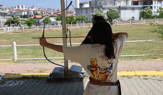 Uşak Belediyesi yaz spor okullarında eğlenceli aktiviteler sürüyor