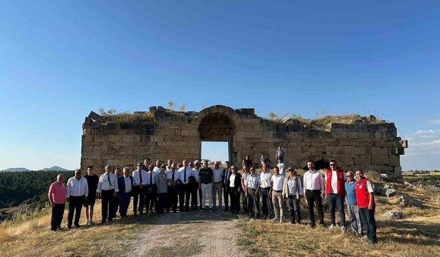Uşak İl Genel Meclisi toplantısı ilk kez Blaundos Antik Kenti'nde yapıldı