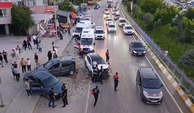 Van'da zincirleme trafik kazası: 1 yaralı