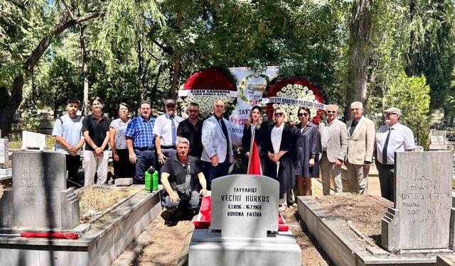 Vecihi Hürkuş kabri başında anıldı