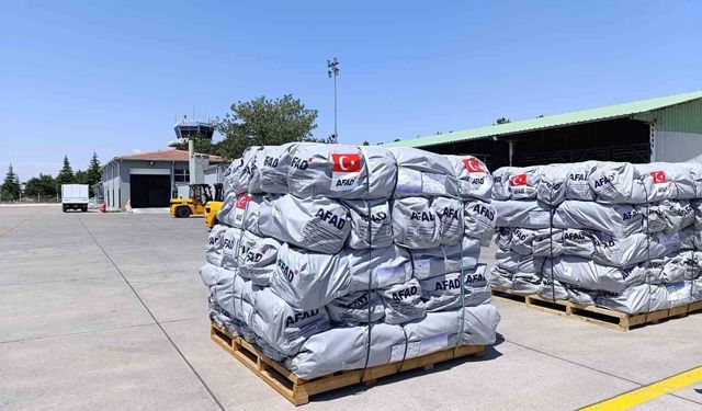 Venezuela'ya 30 ton insani yardım malzemesi götürüldü