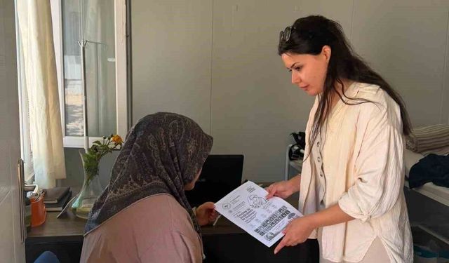 Yayladağı'nda 'Her Gebeye Bir Ebe' uygulamasıyla ev ziyaretleri sürüyor