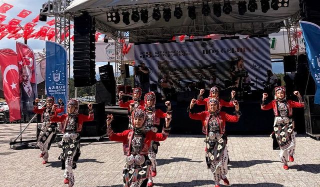 Yenişehir Halk Dansları Topluluğu, Kocayayla Şenlikleri'nde ayakta alkışlandı