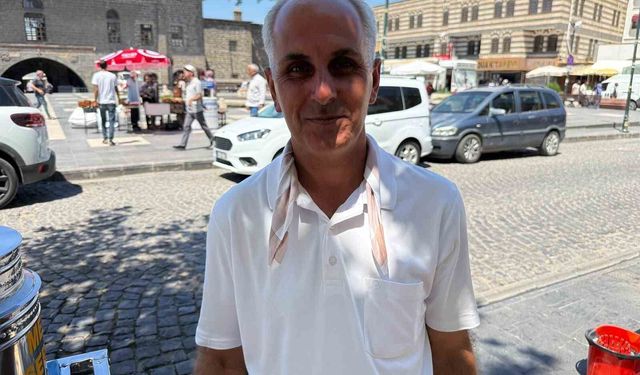 32 yıldır yaz ayları geçim kaynağı oluyor