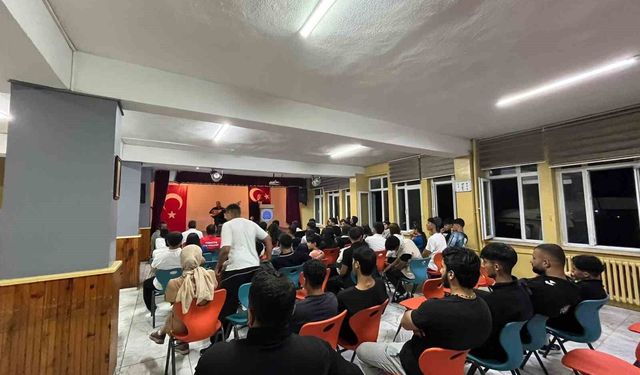 Akyaka'da rafting sporcularına aşık geleneğiyle unutulmaz gece