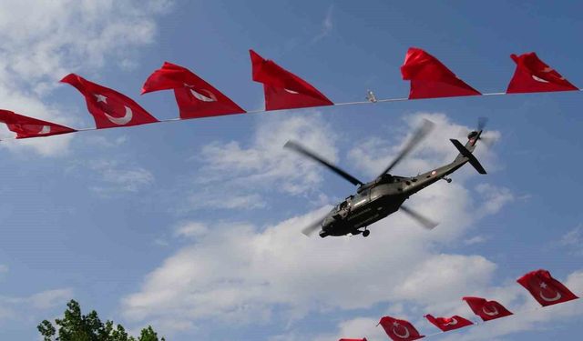 Ani'nin fethinin 962. yıl dönümünde Çelik Kanatlar'ın gösterisi nefes kesti