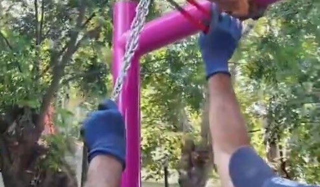 Antakya'daki parklarda bakım ve yenileme çalışmaları sürüyor