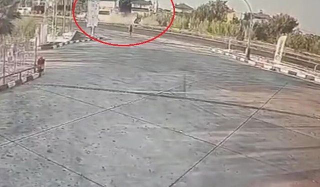 Antalya'da çarpışan araçlar yayalara çarptı: 6 yaralı