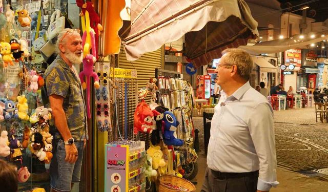 Ayvalık'ta Üretici ve El Emeği Pazarı yaz akşamlarına renk katıyor