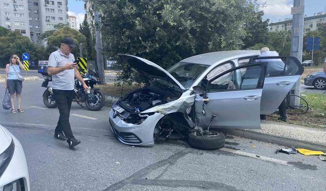 Bakırköy'de ticari taksi ve otomobil çarpıştı: 1 yaralı