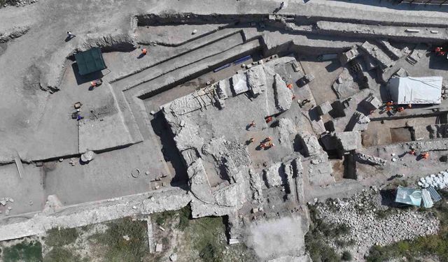Başkan Altay: 'Larende kazısı Konya tarihine etki edecek bir keşif oldu'