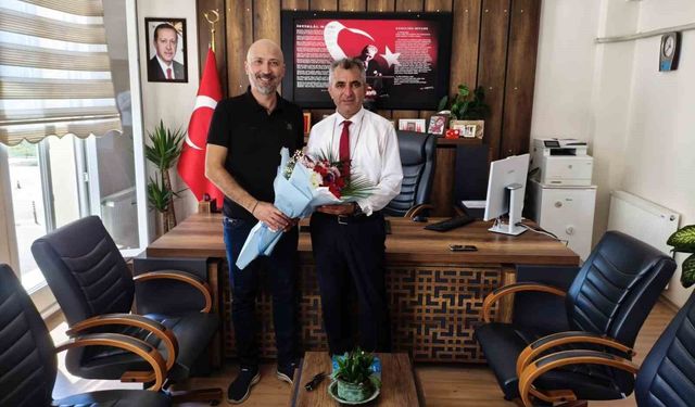 Başkan Arıkan, İlçe Milli Eğitim Müdürü Uğurlu ile görüştü
