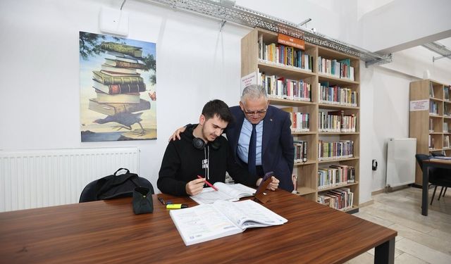 Başkan Büyükkılıç'ın 'Okuyan ve Okutan Şehir' vizyonu Kayseri'yi Türkiye'nin zirvesine taşıdı