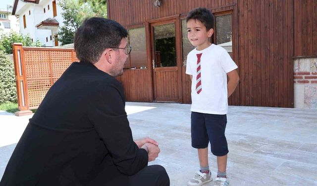 Başkan Yazıcıoğlu'ndan 7 yaşındaki çevreci çocuğa hediye