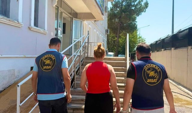 Batman JASAT'tan firari hükümlü operasyonu: 15 yıl hapis cezası bulunan kadın yakalandı