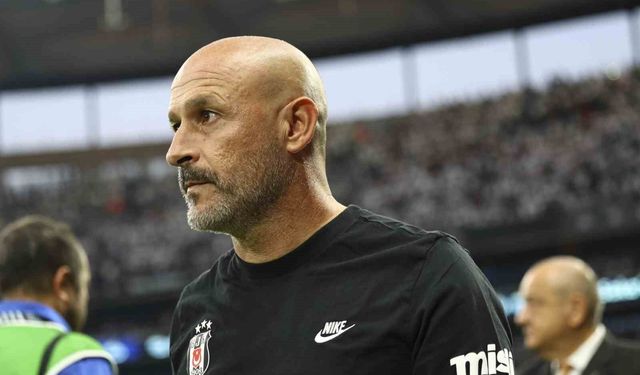 Beşiktaş tribünlerinden Vincenzo Italiano'ya destek