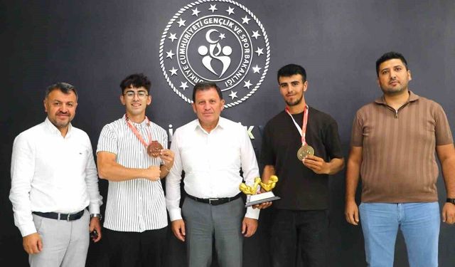 Bilek güreşinde Kayseri'den büyük başarı