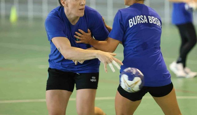Bursa Büyükşehir Belediyespor Kadın Hentbol Takımı'nda kadro yapılanmasını tamamladı