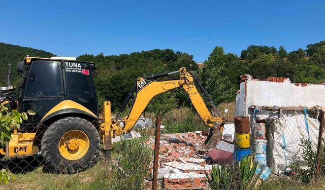 Çanakkale'de 16 kaçak yapı yıkıldı