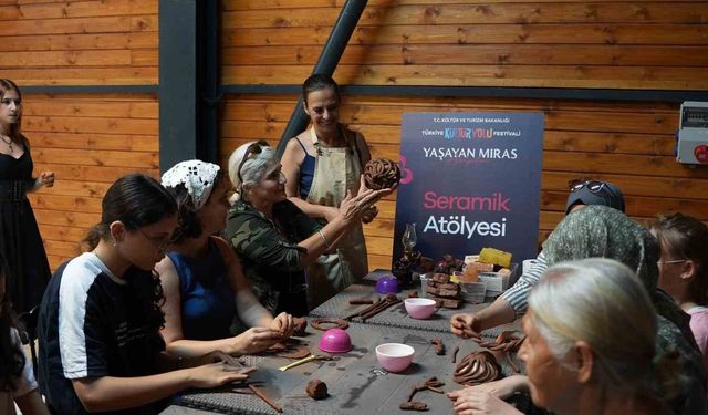 Çanakkale'de festivalin ikinci günü atölye ve çocuk etkinlikleriyle renklendi