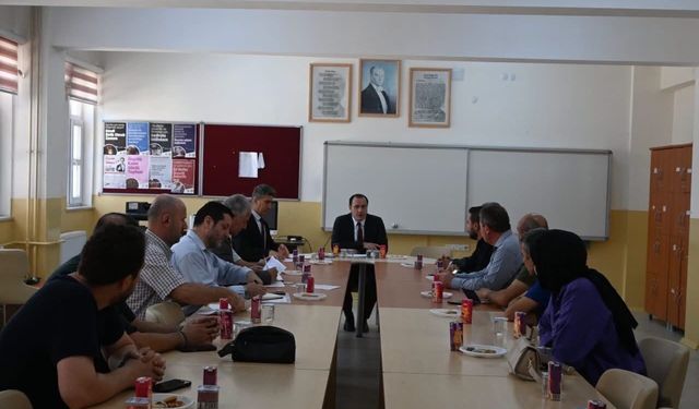 Çay'da 'Hayat Boyu Öğrenme Komisyonu Toplantısı' yapıldı