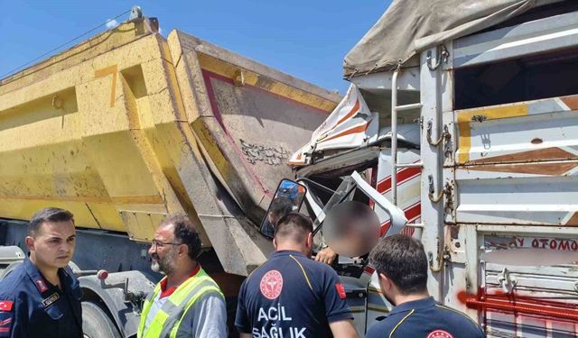 Çekiciye çarpan kamyon hurdaya döndü: 2 yaralı