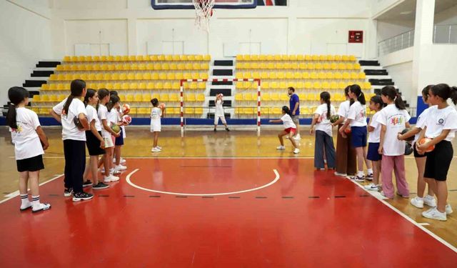 Çocuklar 15 branşta yeteneklerini geliştiriyor