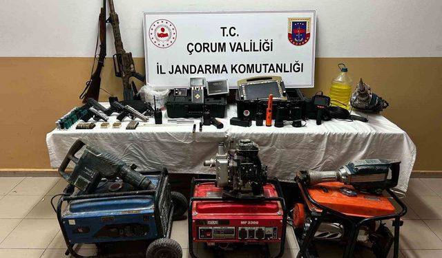 Çorum'da define avcılarına jandarmadan suçüstü operasyon: 5 tutuklama