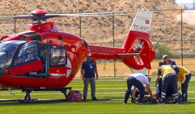 Darende'de kalp krizi şüphesi bulunan hasta hava ambulansıyla sevk edildi