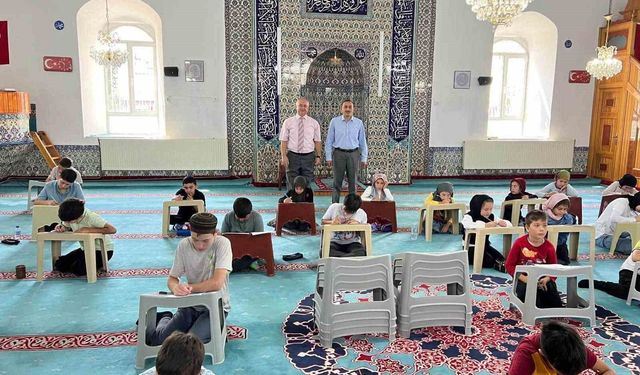 Dumlupınar'da Yaz Kur'an Kursu öğrencilerine Bilgi Birikim Sınavı
