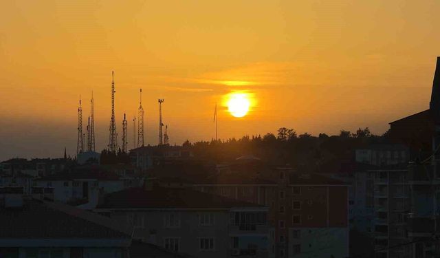 Edirne'de gün batımı ve Türk bayrağı aynı karede buluştu