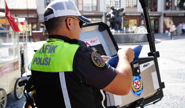 Edirne'de motosiklet denetimi: Yayaların alanına giren sürücülere ceza