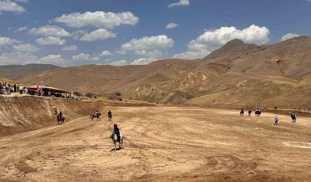 Erciş Ulupamir Kökbörü Atlı Spor Kulübü finale yükseldi