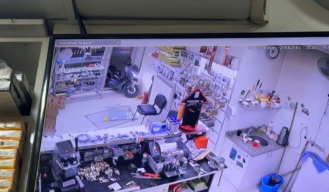Eskişehir'de kaza sonrası güvenlik kamerası izlenirken bıçaklı kavga: 2 yaralı