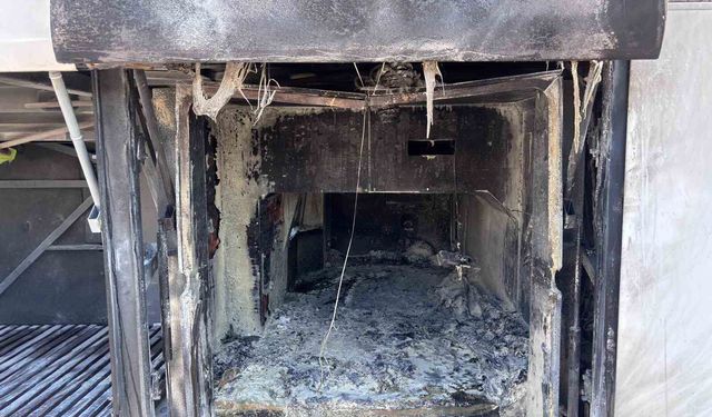 Eskişehir'de yolcu otobüsünde yangın çıktı, yolcular son anda tahliye edildi
