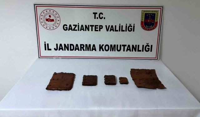 Gaziantep'te deri üzerine İbranice yazılı 5 tarihi eser kitap ele geçirildi: 4 gözaltı