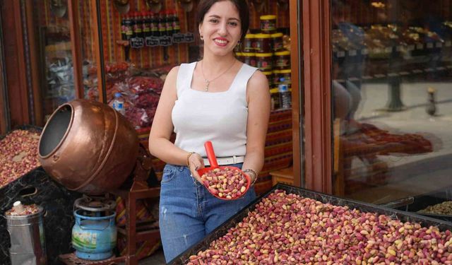 Gaziantep'te yeşil altın tezgahtaki yerini aldı