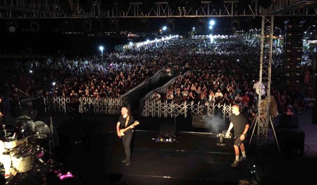Gömeç'te 5. Uluslararası Zeytindalı Kültür Sanat ve Barış Festivali başladı