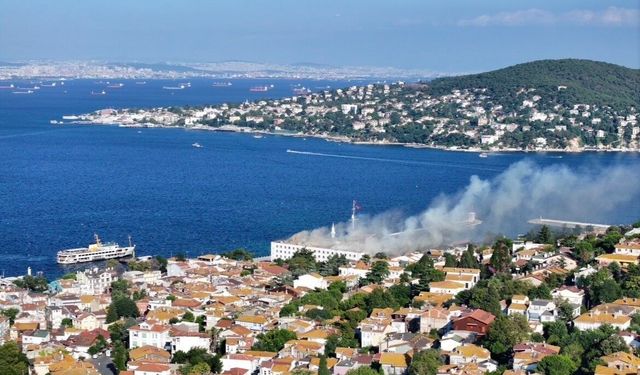Heybeliada Deniz Harp Okulu'nda çıkan yangın söndürüldü