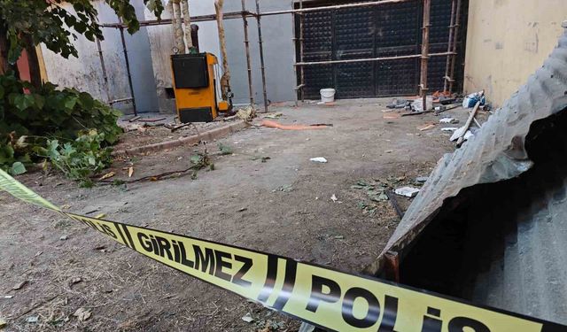 İnşaat mantolama işcisi iskeleden düşerek hayatını kaybetti