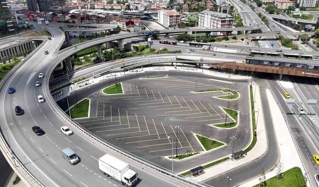 Kadıköy Rıhtım'daki otobüs peronları kaldırılıyor: 26 hat Uzunçayır'a taşınacak
